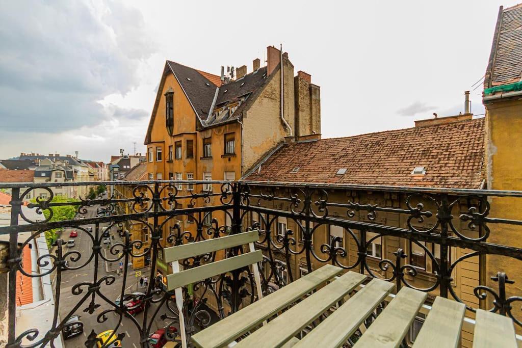 Gusto Della By Nw Budapeste